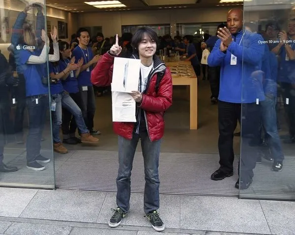 Yeni ipad satışta! Kuyruk bitmiyor