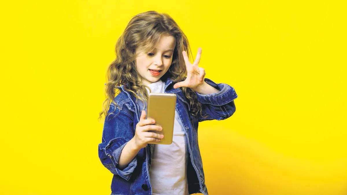 Bana izlediği YouTuber’ı söyle, sana çocuğunun kim olacağını söyleyeyim! Bana izlediği YouTuber’ı söyle, sana çocuğunun kim olacağını söyleyeyim!
