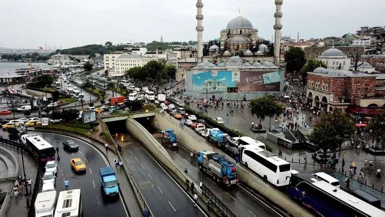 Eminönü'nde selin ardından son durum