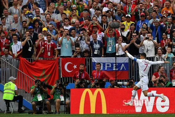 Ronaldo'nun gol sevincinde Türk Bayrağı dikkat çekti