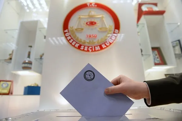 Son ankette iki partiye soğuk duş