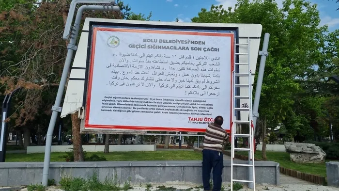 bolu-belediye-baskanindan-provokatif-hamle-bilboardlardan-siginmacilari-tehdit-etti-1652904902546.jpg