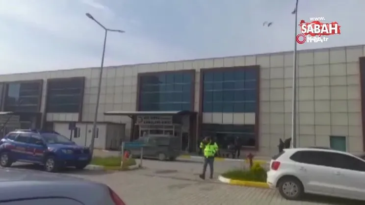 Biga'da fabrika işçilerini taşıyan otobüs devrildi: 17 işçi yaralandı | Video