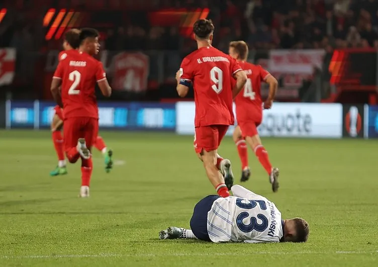 SON DAKİKA FENERBAHÇE HABERLERİ: Hollanda, Twente maçı sonrası Fenerbahçeli yıldızı konuşuyor! Tek başına engel oldu