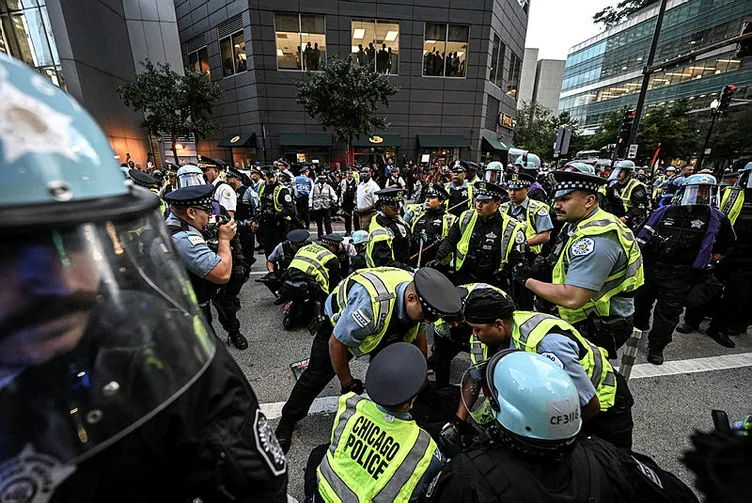Evrensel değer yok: Batı menfaatleri var! İsrail’e silah serbest, Filistin’e slogan yasak