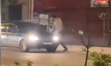 İstanbul - Sultangazi'de yolda ilerleyen araca yumruk attı; kendisini uyaranları bıçakla tehdit etti #istanbul