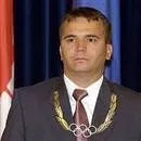 Naim Süleymanoğlu dünya rekoru kırdı.