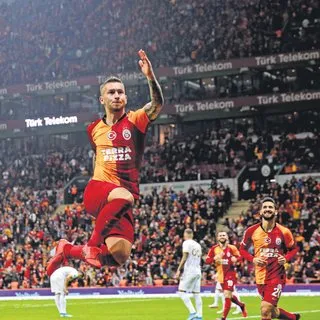 Galatasaray zirveye koşuyor