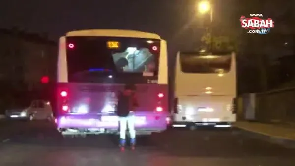 İstanbul’da patenli gencin tehlikeli yolculuğu kamerada