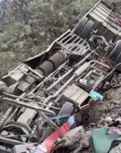 Nepal’de otobüs şarampole yuvarlandı! 4 ölü