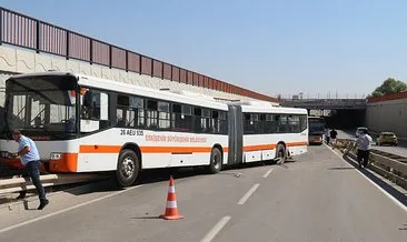 Eskişehir’de facianın eşiğinden dönüldü: Üniversiteye giden otobüs bariyerlere çıktı! #sakarya