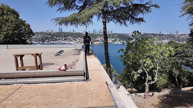 SON DAKİKA: CHP’li İBB görmezden gelmişti! İstanbul Boğazı’ndaki kaçak villa yıkılmaya başlandı