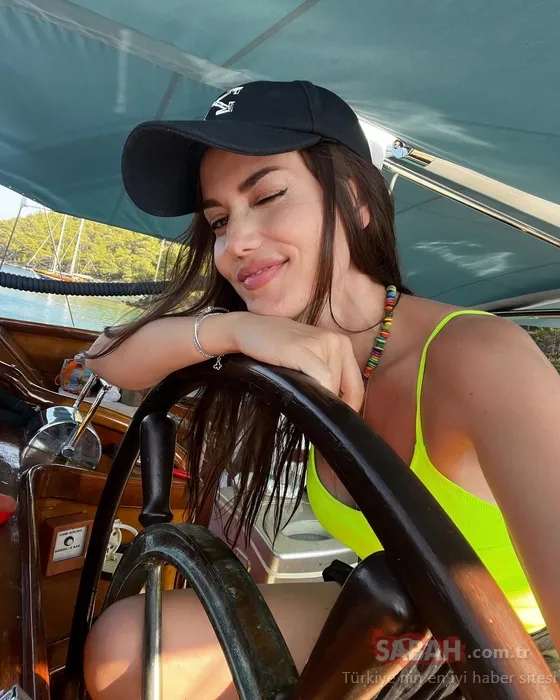 En güzel kaptan Fahriye Tekne pozlarını paylaşan Fahriye Evcen güzelliği ile nefes kesti! Yangın yeri buralar