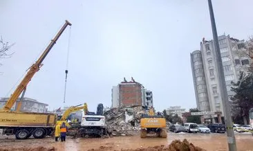 Depremde yıkılan binanın müteahhidi cezaevinde öldü #kahramanmaras