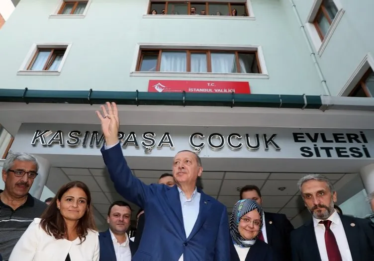 Cumhurbaşkanı Erdoğan’dan Kasımpaşa’ya sürpriz ziyaret