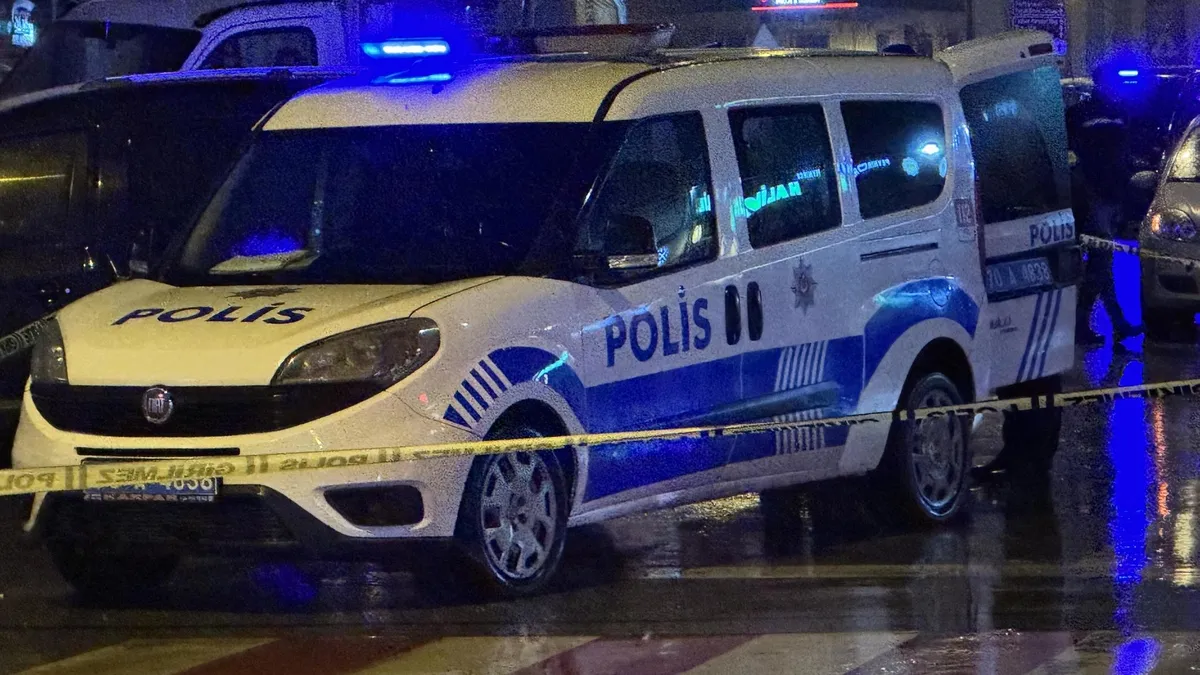 Karaman’da alkollü sürücü önce kaza yaptı sonra polis aracında kendini vurdu Karaman’da alkollü sürücü önce kaza yaptı sonra polis aracında kendini vurdu