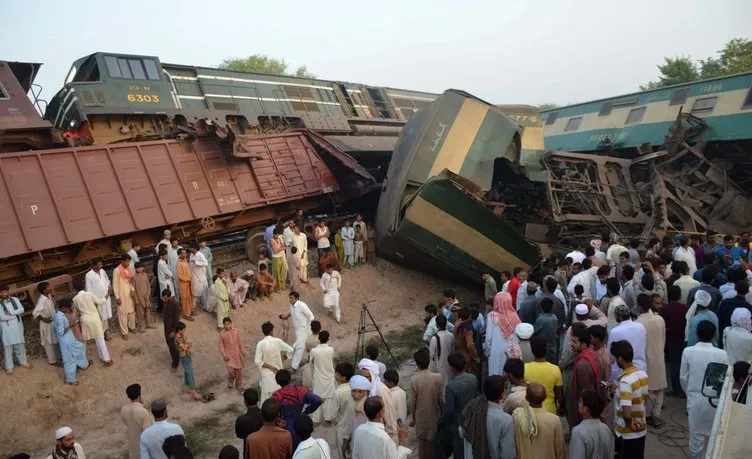 Pakistan’da tren kazası!