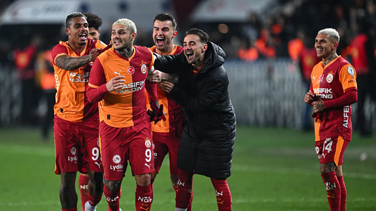 Galatasaray-Trabzonspor maçı sonrası olay yorum! “Bu kadroya transfer şart” – Galeri Galatasaray-Trabzonspor maçı sonrası olay yorum! “Bu kadroya transfer şart” – Galeri