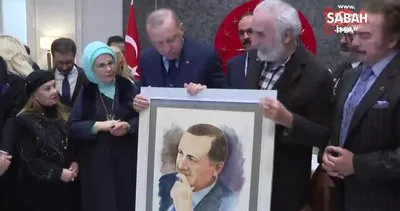 Ünlü sanatçılar Atatürk Havalimanı’nda Cumhurbaşkanı Erdoğan’ın 65. doğum gününü kutladı!