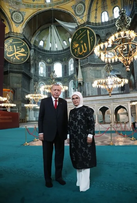 Cumhurbaşkanı Erdoğan ve MHP lideri Bahçeli Ayasofya Camii'nde incelemelerde bulundu