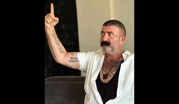 musayi-vahsice-katletmisti-katilden-saskina-ceviren-hareket-fenomen-olmak-icin-farkli-isimle-video-cekmis-1790751519568.jpg