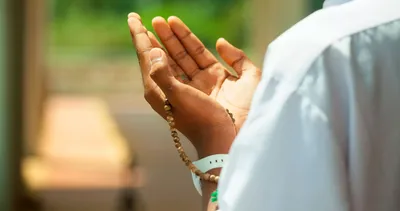 TESBİH NAMAZI nasıl kılınır, kaç rekattır, farz mıdır? İşte, Adım adım Tesbih namazı kılınışı, rekat sayısı ile okunacak dualar