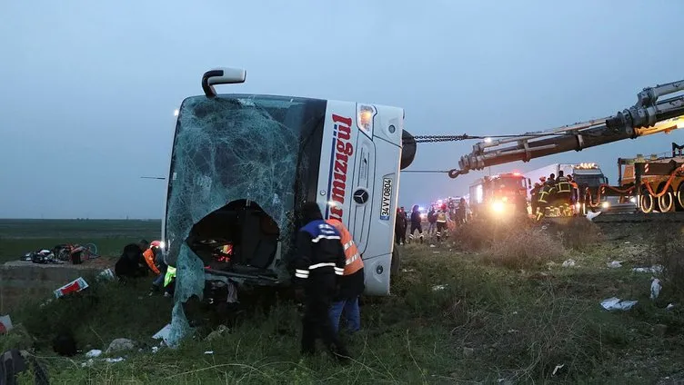 Aksaray’da yolcu otobüsü şarampole devrildi: 4 ölü, 37 yaralı