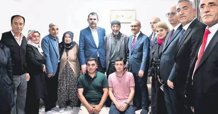 Yeni köy evlerine devlet misafiri