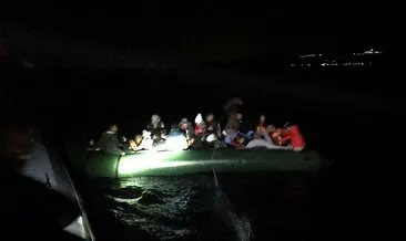 Çanakkale açıklarında botları sürüklenen 11 düzensiz göçmen kurtarıldı #canakkale