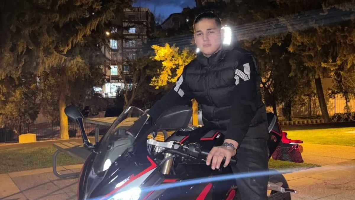 Karne günü okul önünde kalbinden bıçaklanmıştı! 16 yaşındaki Çağlar’dan acı haber… Karne günü okul önünde kalbinden bıçaklanmıştı! 16 yaşındaki Çağlar’dan acı haber…