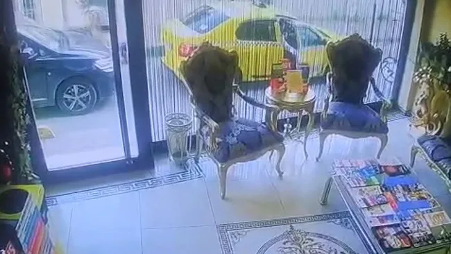 son-dakika-bocek-ailesinin-kahreden-olumunde-sok-gelisme-adli-tiptan-ilk-rapor-geldi-oklar-otele-dondu-1763535913979.jpeg (800×450)