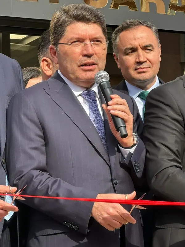 Adalet Bakanı Tunç, Kemalpaşa Adalet Sarayı’nın açılışını yaptı