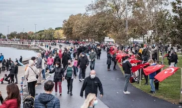 Ata’ya ’sosyal mesafeli’ saygı zinciri!