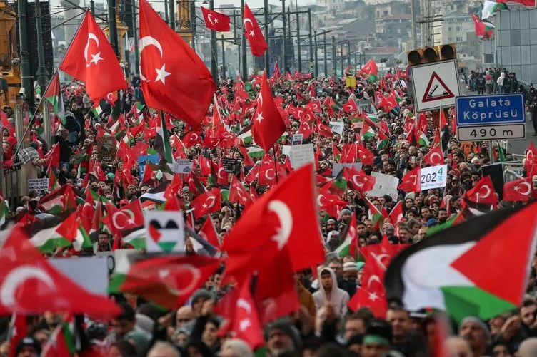 İsrail’in soykırımına ’dur’ demek için yüz binler Galata Köprüsü’nde olacak