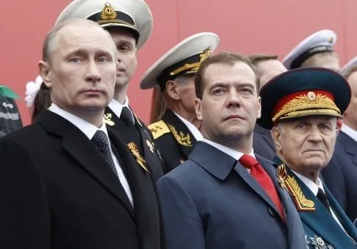 Törende Putin’den gövde gösterisi