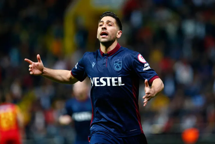 Anastasios Bakasetas fırtınası Yunanistan’da esmeye devam ediyor! Trabzonspor’un yıldızı Uluslar Ligi’ne damga vurdu…