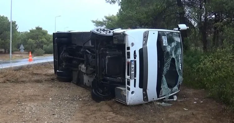 Manavgat’ta tur otobüsü devrildi, 8 yaralı