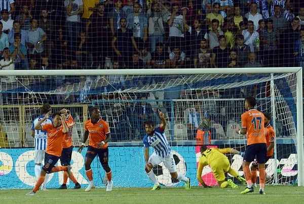 Emre Belözoğlu taraftarla tartıştı! Kavga ve küfür...