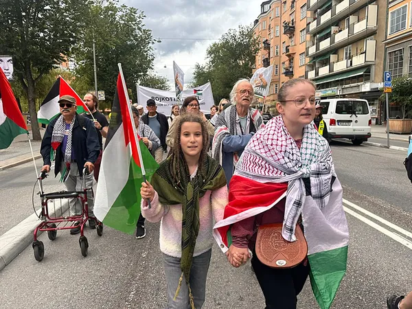filistin-ve-lubnana-saldirilarini-surduren-israil-isvecte-protesto-edildi-1784988450826.jpeg