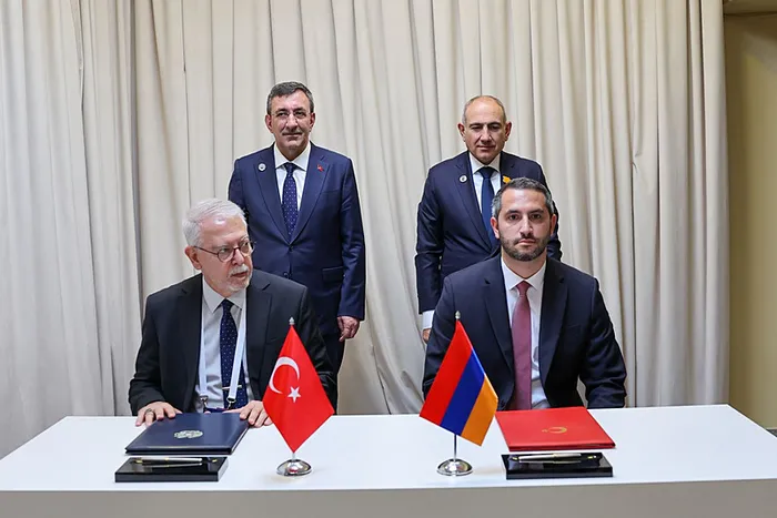 yilmaz-ermenistan-ile-ani-koprusunun-ortak-restorasyonu-konusunda-anlasma-imzalandicumhurbaskani-yardimcisi-yi-1777900716755.jpg
