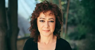 Yaprak Dökümü’nün Fikret’i Bennu Yıldırımlar’ın kızı Ada güzelliğiyle sosyal medyayı salladı! İşte Bennu Yıldırımlar’ın gözlerden uzak büyüyen kızı...