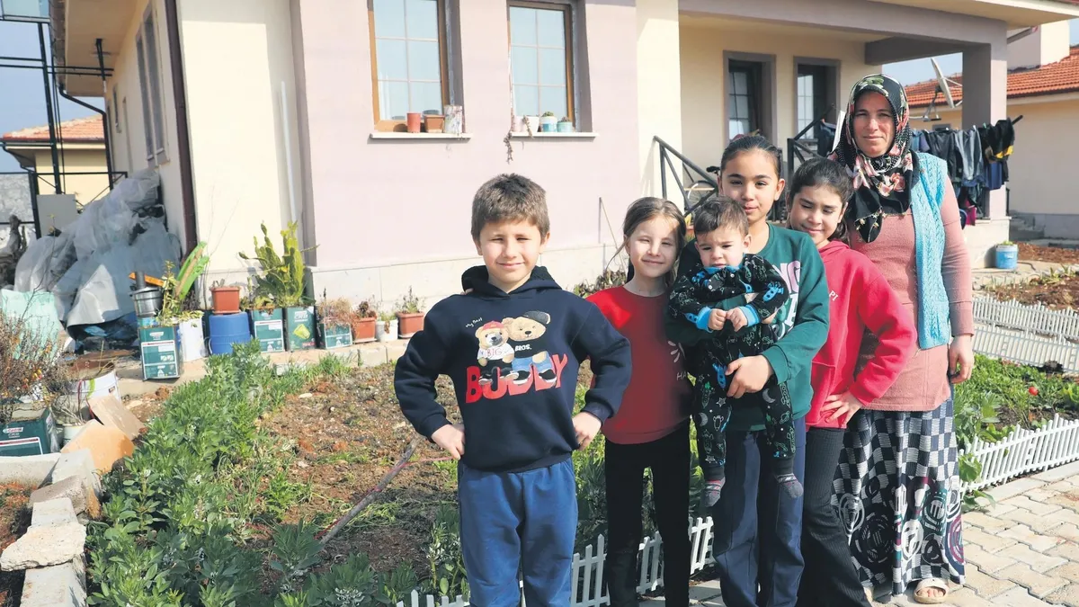 Hatay’da yeni köy evine yerleşen depremzede Bilici ailesi: Devletimiz Hızır gibi yetişti – Galeri Hatay’da yeni köy evine yerleşen depremzede Bilici ailesi: Devletimiz Hızır gibi yetişti – Galeri
