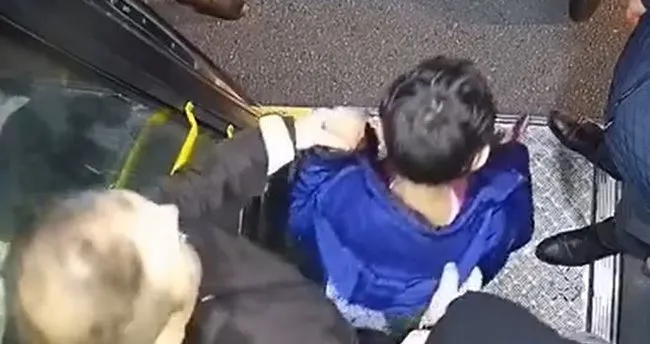 İstanbul’da inanılmaz olay: Çocuklarını otobüste unuttular! İstanbul’da inanılmaz olay: Çocuklarını otobüste unuttular!