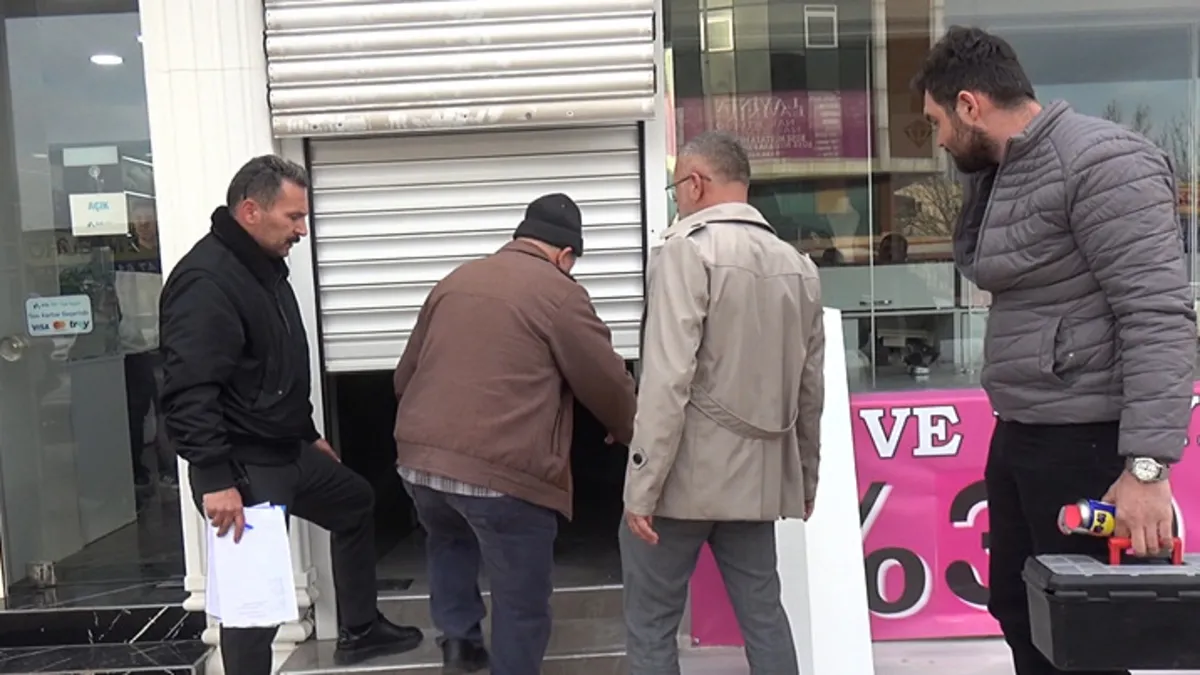 Kar vaadi ile milyonlarca liralık vurgun: O kuyumcu kayıplara karıştı! Kar vaadi ile milyonlarca liralık vurgun: O kuyumcu kayıplara karıştı!