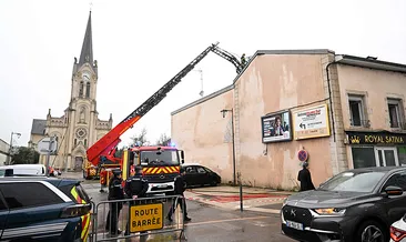 Fransa’da üç katlı binayı alevler sardı: 5 ölü