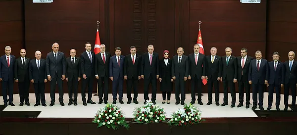 turkiye-yuzyilinda-kritik-gorev-yeni-kabinenin-ekonomi-kurmaylari-belli-oldu-1685825681766.jpg Türkiye Yüzyılı'nda kritik görev: Yeni Kabine'nin ekonomi kurmayları belli oldu