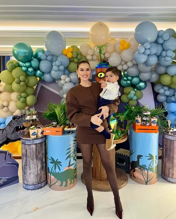 Fahriye Evcen oğlu Kerem’in 2. yaş gününü böyle kutladı! Yüzlerce yorum yağdı: Bu nasıl güzel bir...