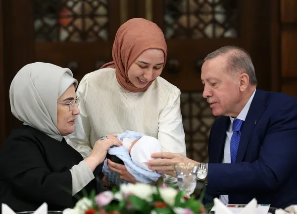 SON DAKİKA: Başkan Erdoğan ilk iftarını şehit aileleri ile yaptı!