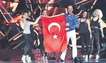 San Marino bayrağını bir Türk’e teslim etti