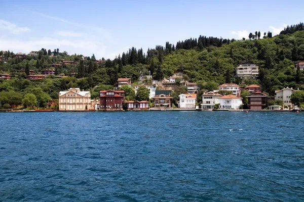 Yalın mı var derdin var